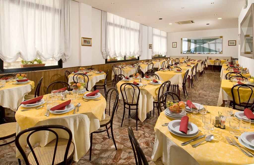 Hotel Granada Cattolica Exterior photo
